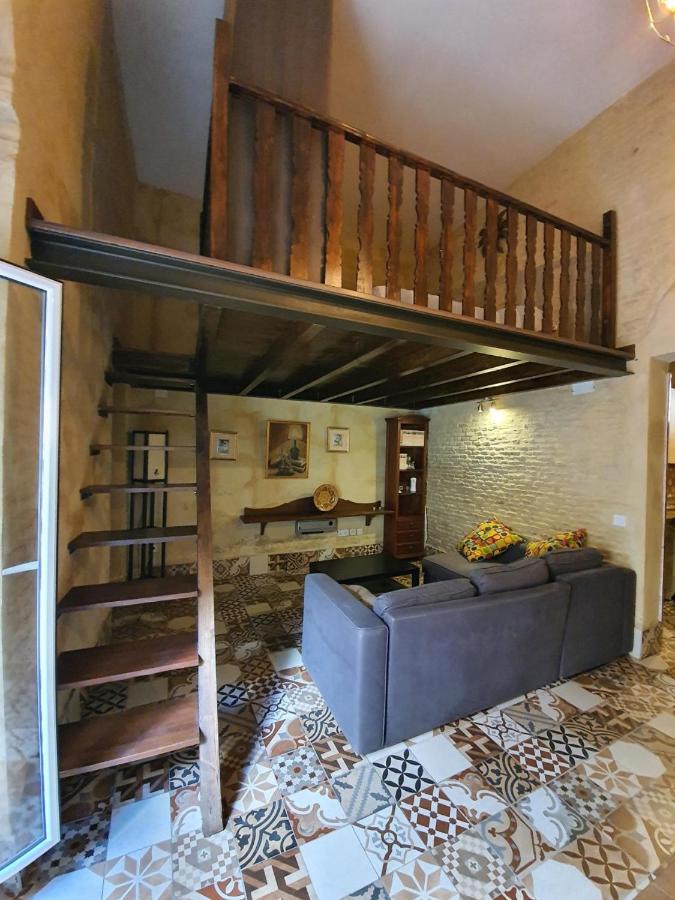 Apartament Coqueto Dupex En El Casco Antiguo De Triana